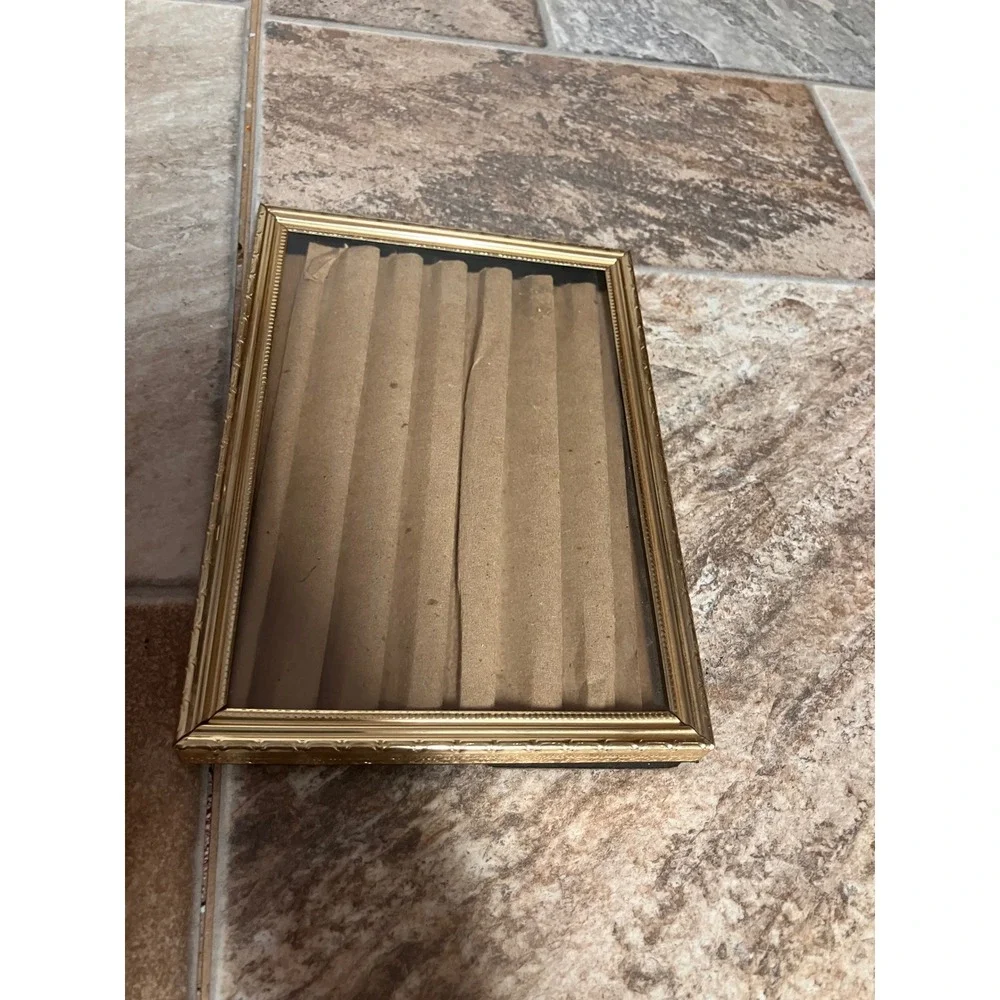 Vintage Gold Ornate Filigree Metal Ring Display Case Glass Top 6 Row 5x7 Box